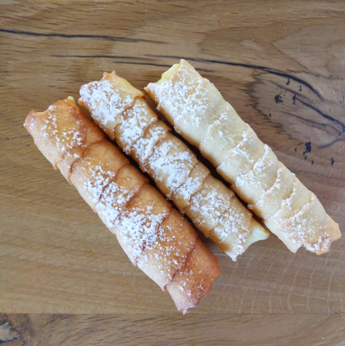 Cannoli with custard